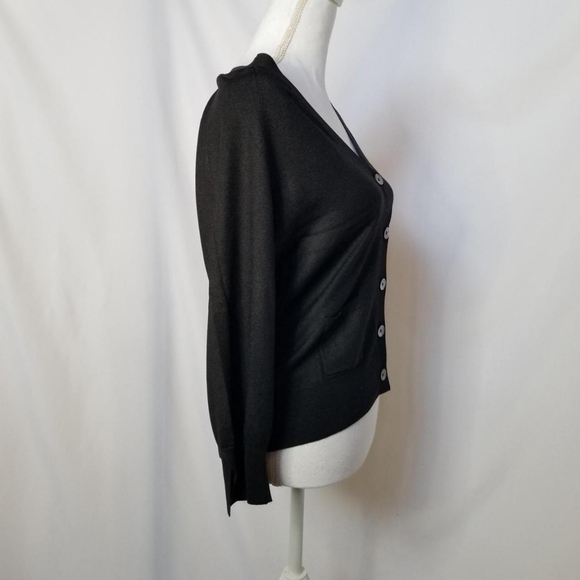 Banana Republic Silk Blend V-neck Black Cardigan with Pockets size Large - Picture 3 of 9